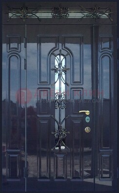 Глянцевая полуторная дверь Винорит стекло и ковка ДСК-275