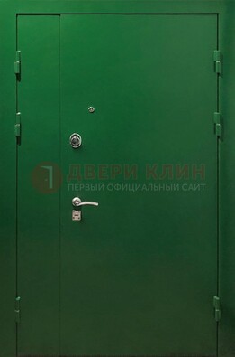 Зеленая распашная тамбурная дверь Порошок ДТМ-47 в Краснодаре